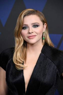 picturesforkatherine:  Chloe Moretz at the Governors Awards