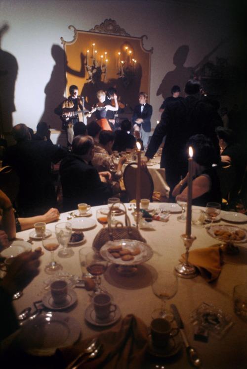 psychreaction:  The Velvet Underground perform at the Delmonico Hotel (502 Park Ave.) on January 13,