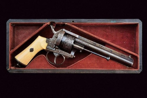 Engraved Lefaucheux type revolver originating from Belgium, 19th century.