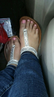 footluvr4u2:So pretty!  The feet feet of zinfandelcouple 