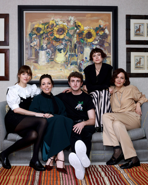 iheartmastani:Dakota Johnson, Olivia Colman, Paul Mescal, Jessie Buckley and Maggie Gyllenhaal at &l