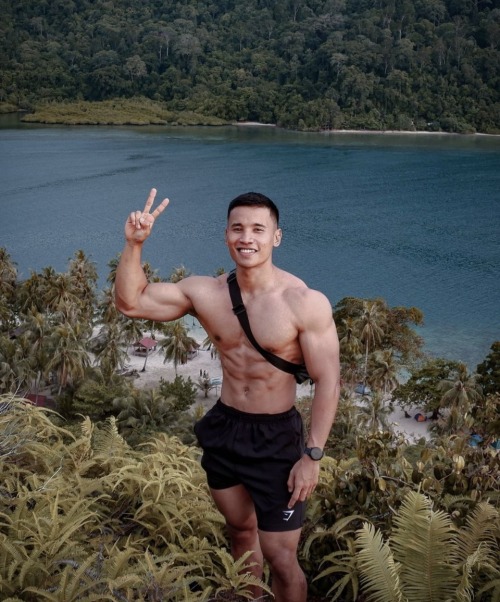 hotdogsfordinner:Aron Lintar, West Sumatera, IndonesiaIG:  aronlintar