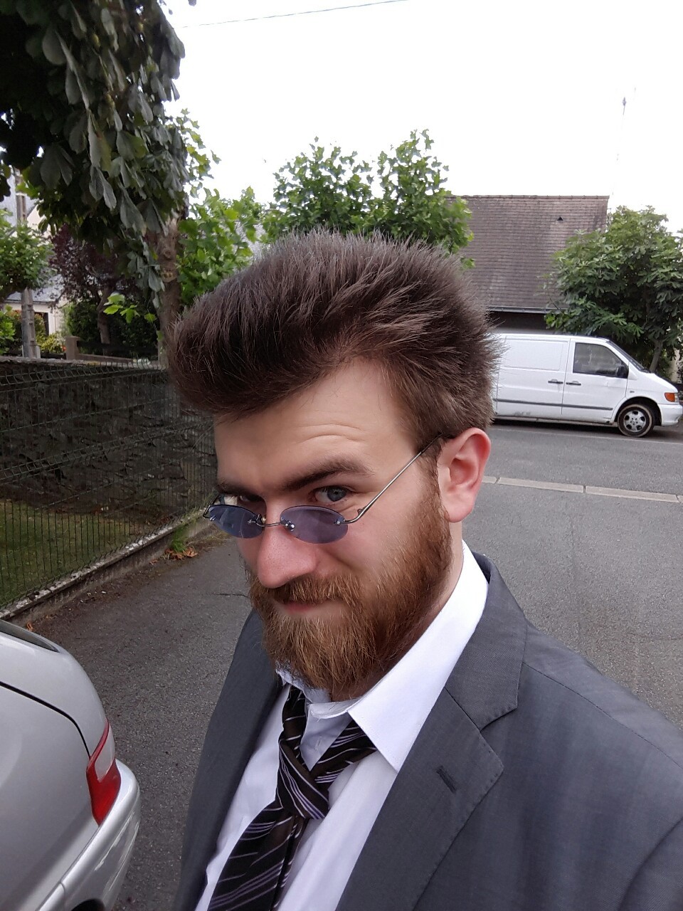 maxtimot:  Wearing a suit today.   Cute asf!