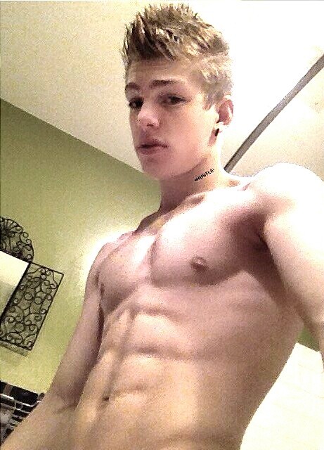 hottinstaboys:  @vincerkowalski   Cute white boy