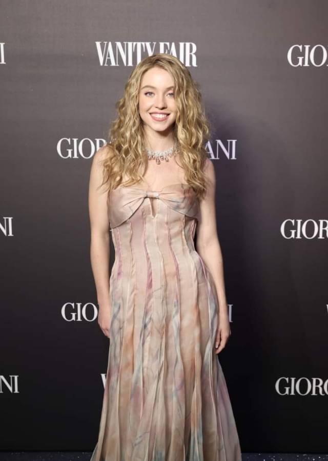 And just for a  Sydney Sweeney 💕 💕