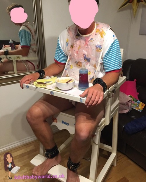 #ABDL in the #highchair at the #abdlnursery being fed babyfood adultbabyworld.co.uk https://www.inst