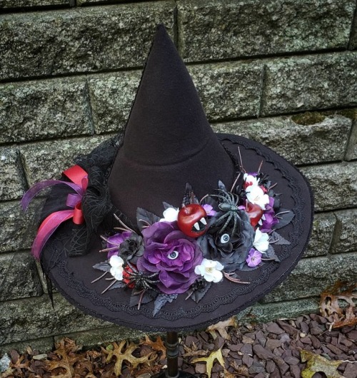 Custom Witch hat to match a customer&rsquo;s &ldquo;Mrs. Halloween Apples strange banquet/di