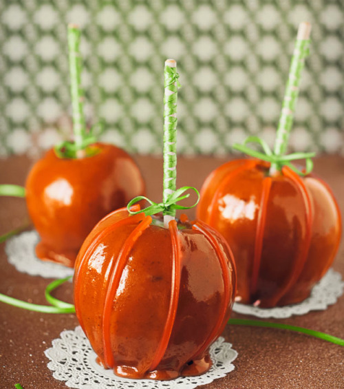 thecakebar:Cinnamon Caramel Apples ‘Pumpkins’ Tutorial