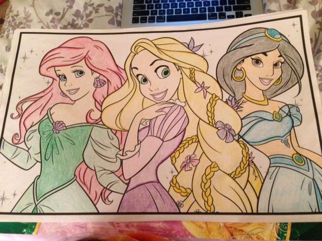daddyslittledreamer:  the-little-princess-marie:  Coloring in Cushies :) &lt;3 
