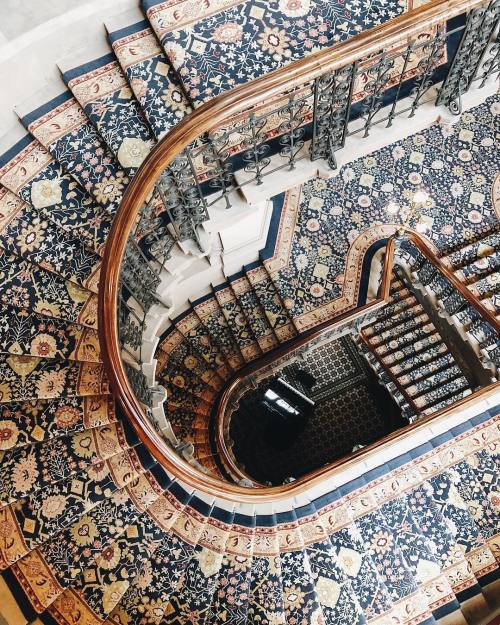 kcyang688:luke Abrahams/instagram.com St.Pancras Renaissance Hotel London