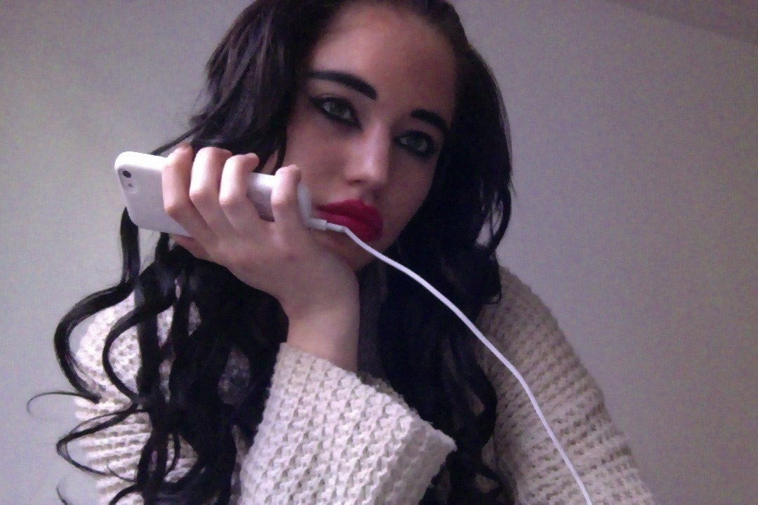 lickingchampagneoffpapi:  lickingchampagneoffpapi:  Hold up. Hold my phone!!!!!!