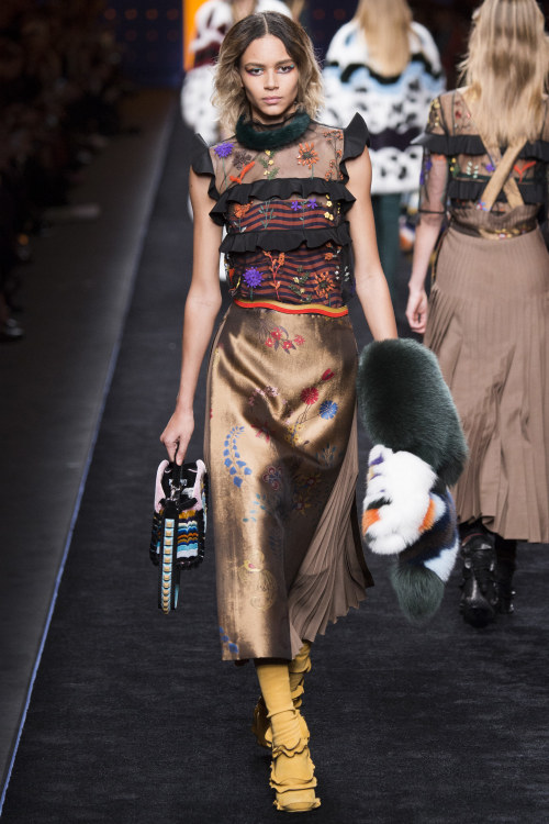 couture-heaux:  Fendi Fall 2016 RTW