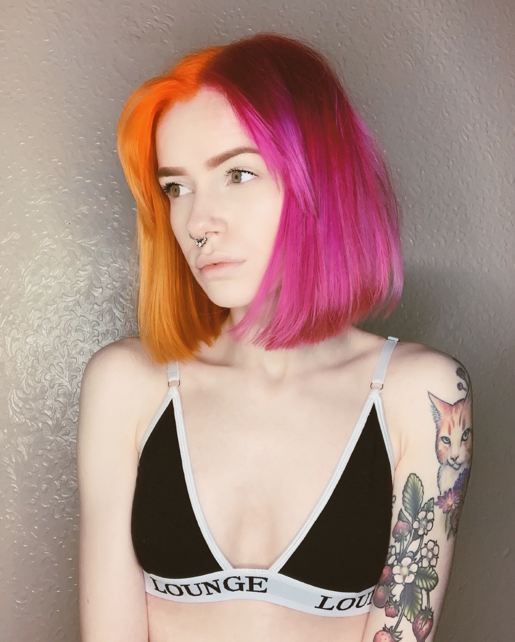 its-queengem:  Highlighter hair 💖🧡