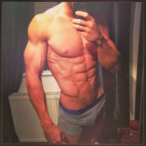 Porn Pics  Aesthetically Ripped Aaron Murphy 