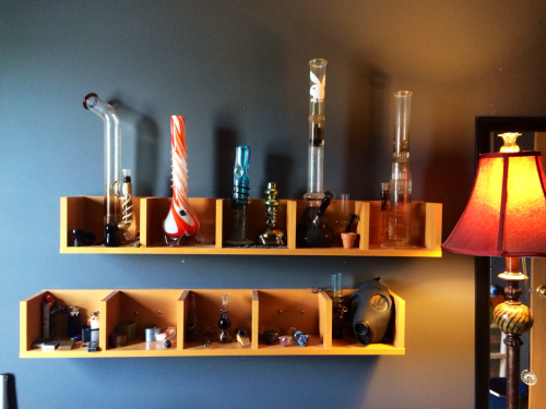 drug-of-choice-edm:  bluediamond-og:  w3ttsh1rt:  Needing another shelf ❁  Perfect  If only 