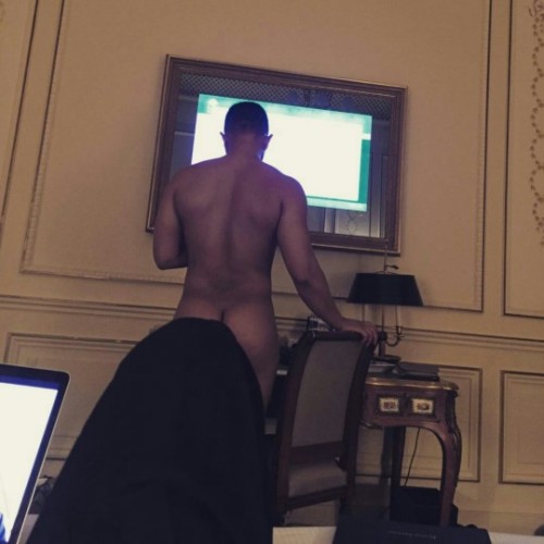 lamarworld1:John Legend booty