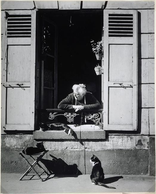 blackpicture:  Brassaï Concierge. Paris (1946) 