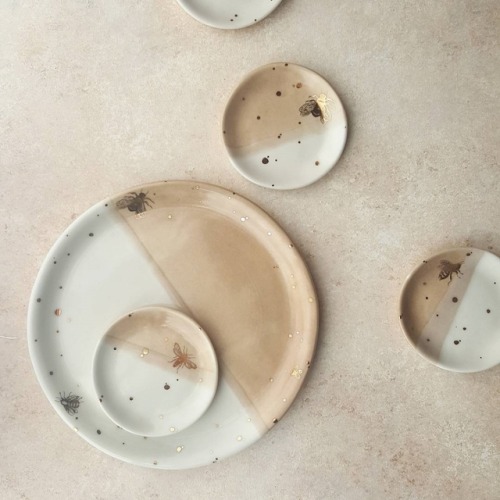 sosuperawesome:Drops of Honey Ceramic Collection, by Sophia Turner on EtsySee our ‘bees’ tag