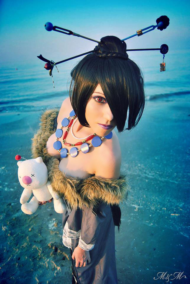 kamikame-cosplay:  Awesome and sexy (what a preety eye!!) Lulu cosplay from Final