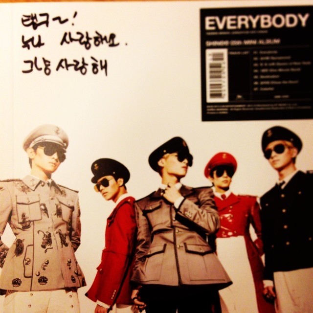 forevershiningshinee:  [Photo] SNSD Taeyeon’s Instagram Update - SHINee ‘Everybody’