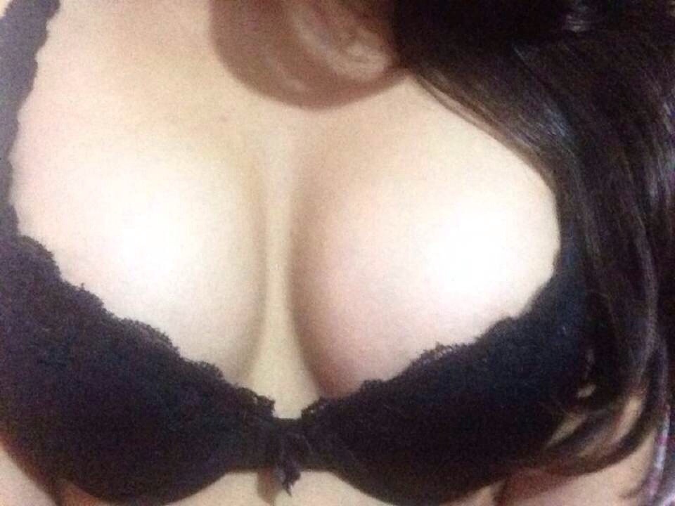shareyourselfanonymouslyhere:  Thanks anonymous for an incredibly sexy submission,