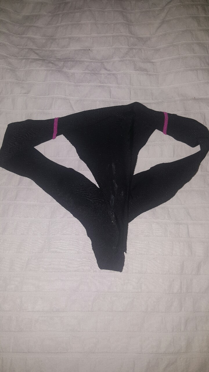 fitwetgirl:  Went Jogging in this nice black thong, got so sweaty and horny, for