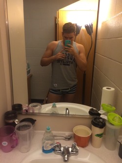 fuckyoubateman:  So many dishes so lil time 