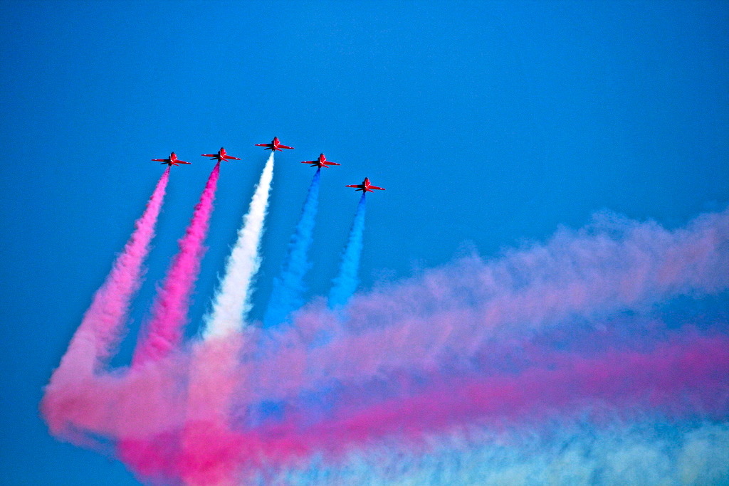 theworldairforce:  Life In Colour | Life In Motion The Red Arrows | Hawk T1A