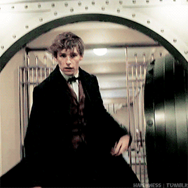 hardyness:  Eddie Redmayne + the Niffler for new Fantastic Beasts audio book.