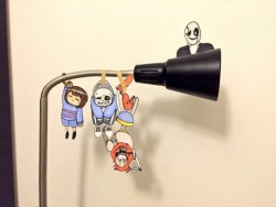 mooncatyao:  jennynena:  Los atrape  That’s so fxxking cute