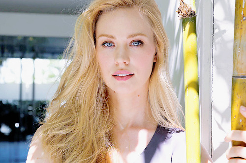 dailymarvelqueens:   Deborah Ann Woll for adult photos