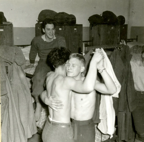 maximien:Military conscripts dancing, 1955,