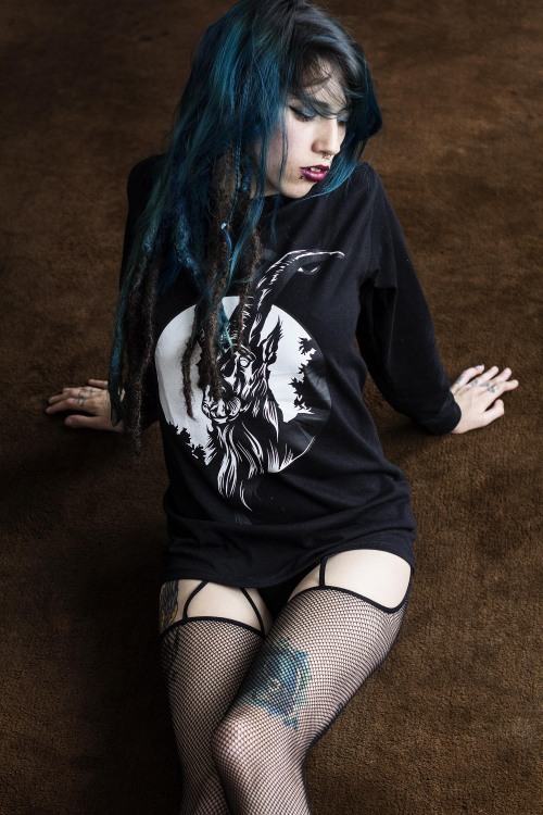 jaimetenad:  Model: Wolf Suicide Shirt & Hat; Sacrifice Street Wear Mx