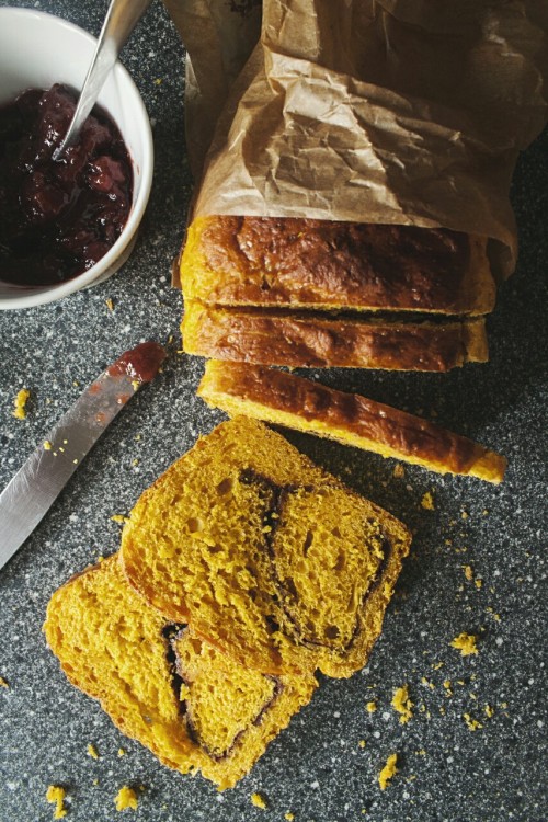 Pumpkin bread with cinnamon 