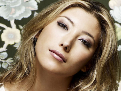 trainingforstarfleet: Dichen Lachman is incredibly beautiful