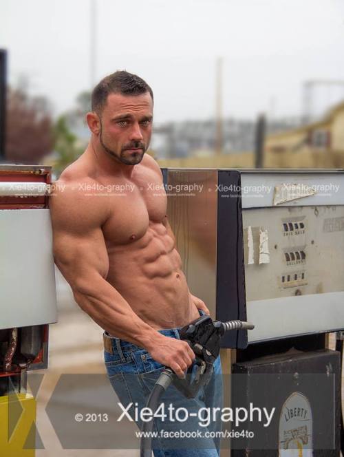 cdnlifter27:  RJ Ritchie  porn pictures