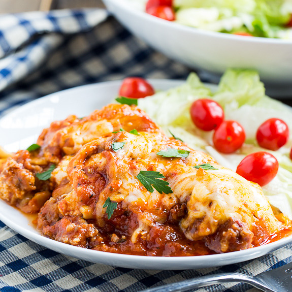 foodffs:  Williams Sonoma Slow Cooker LasagnaReally nice recipes. Every hour.Show