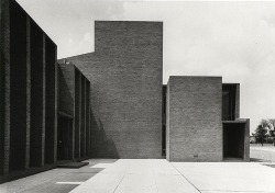 3inches:  Louis Kahn. Photo by B Coleman