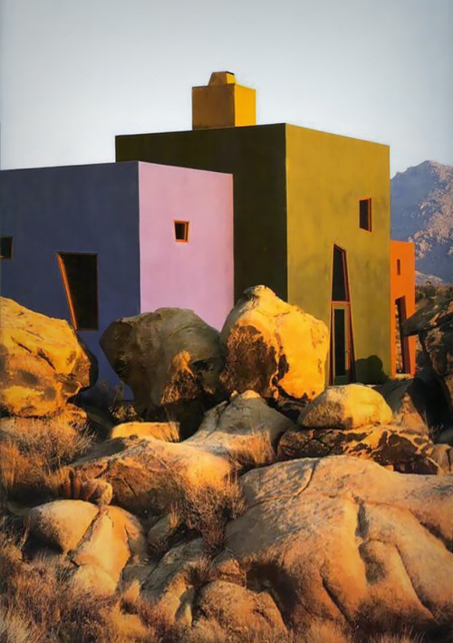 ofhouses:  747. Josh Schweitzer /// Schweitzer House (The Monument)	/// Joshua Tree, California, USA /// 1989  (Photos: © Tom Bonner. Source:  “Architectural Record Houses of 1990″, Mid-April 1990.) 