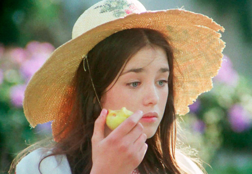 Isabelle Adjani In Faustine And The Beautiful Summer / Faustine Et Le Bel T (dir. Nina Companez - 1972).