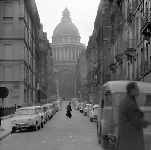 thephotoregistry:Paris, France, 1962Wojciech Plewiński