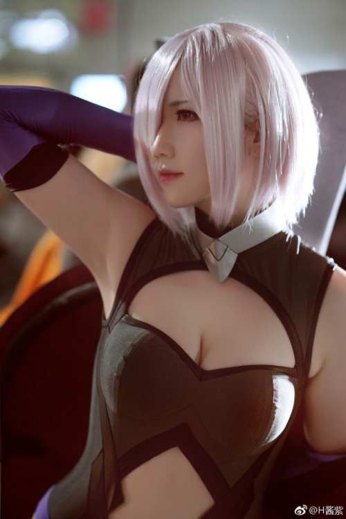 sexywaifucosplay: CN: 半半子_ Mashu - FGO