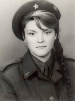 partisan1943:Female soldier of the Yugoslav