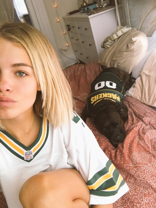 packmanfiftytwo: Love that Hailey Clauson is a Packer fan! SI model Hailey Clauson