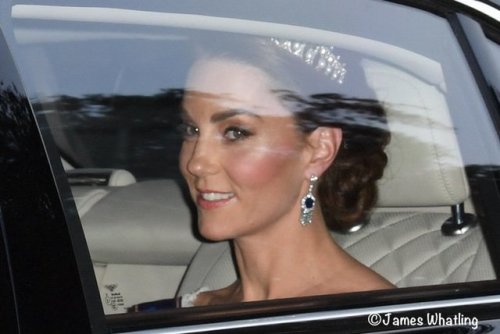 theroyalweekly: Our first look at Kate as she leaves Kensington Palace for tonight’s State Din