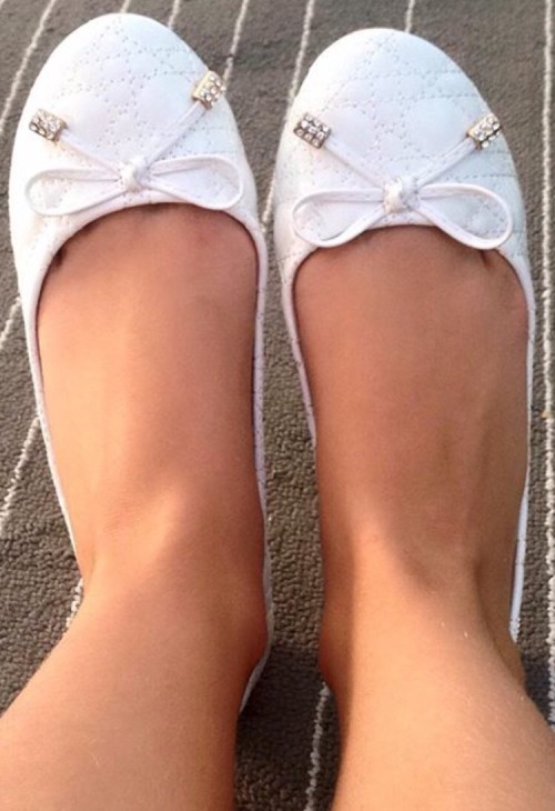 koberg6: Cute and in pearly white flats