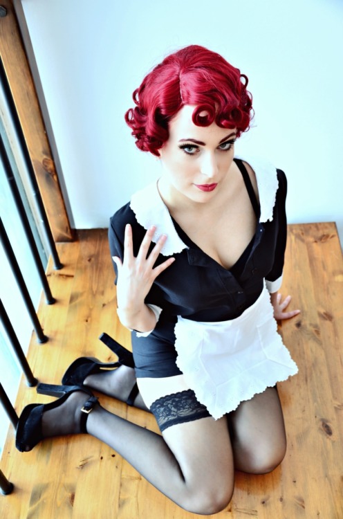 sexynerdgirls:  Moira O'Hara cosplay - American Horror Story by SakuraBlossom94 on @deviantart