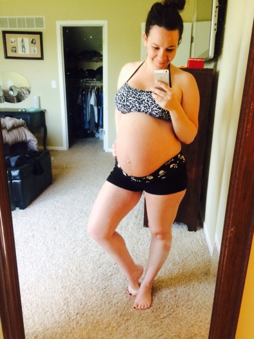 mickeynicole2:  House cleaning and pool today 