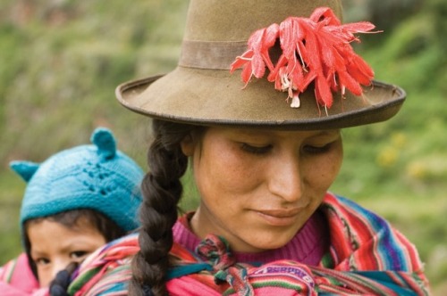 indigenous-maya:Indigenous mothers of the Andes | South America