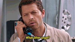 breathingdestiel:  pondlifeforme:  ^ When your boyfriend tells you something suspicious on the phone.  